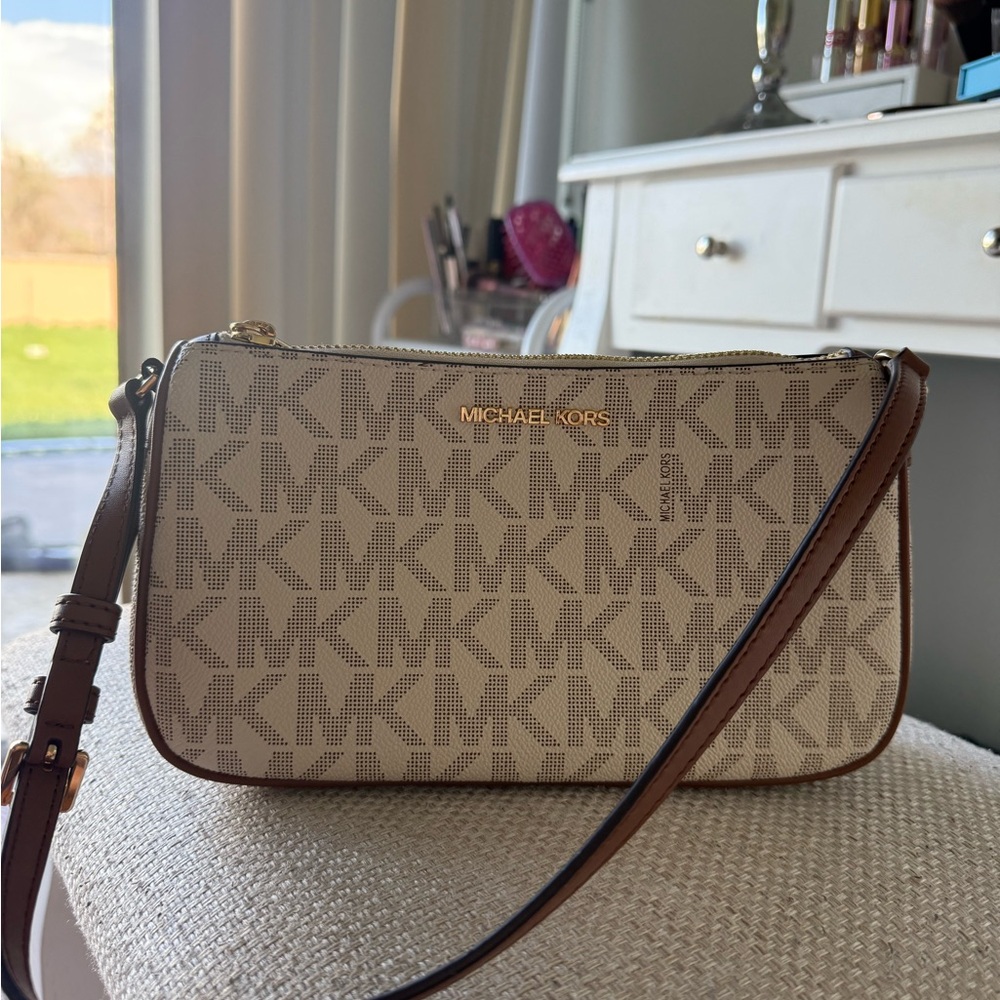 Michael Kors Tan and Cream shoulder Bag